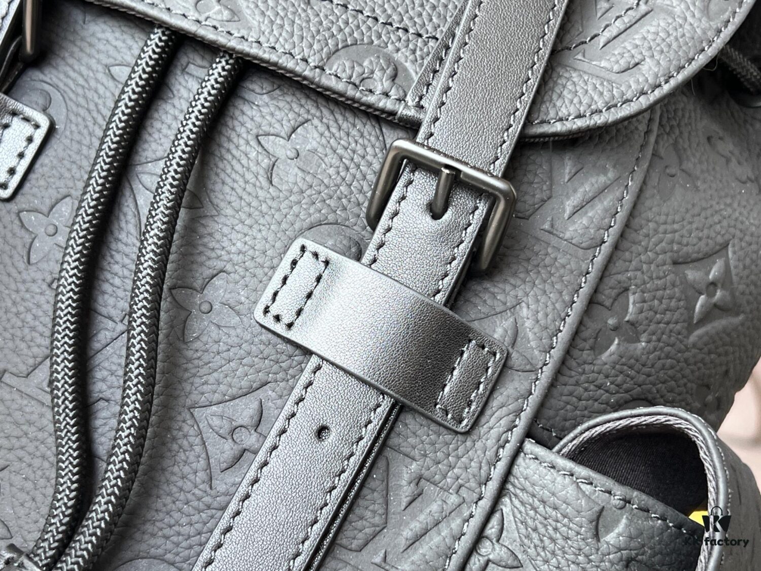 692f127d4ecd253cf1078f09 Original Chip Version Model: M20899 Full Leather Embossed Small Backpack Game Console Style Christopher Backpack