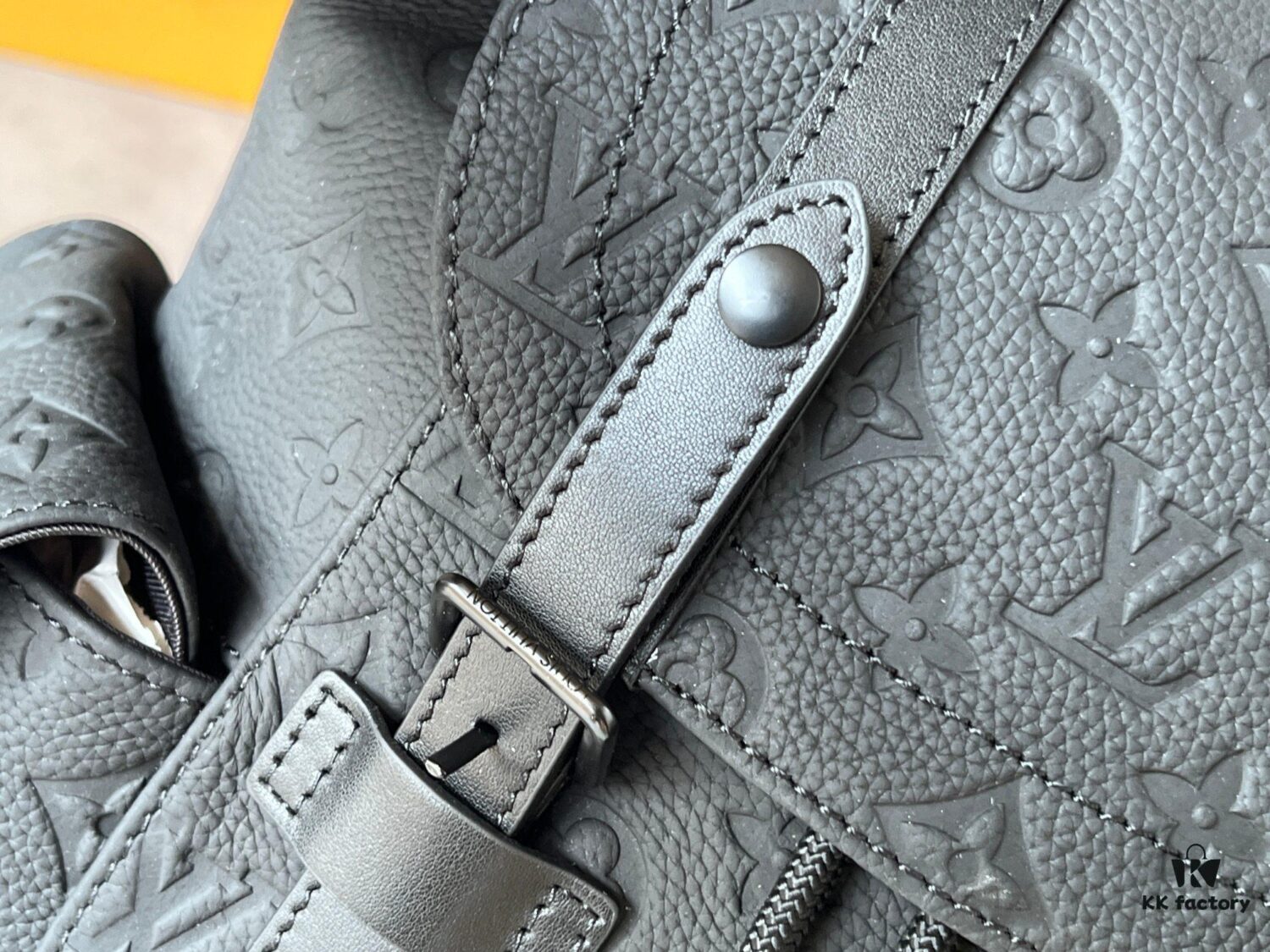 692f127d4ecd253cf1078f0c Original Chip Version Model: M20899 Full Leather Embossed Small Backpack Game Console Style Christopher Backpack