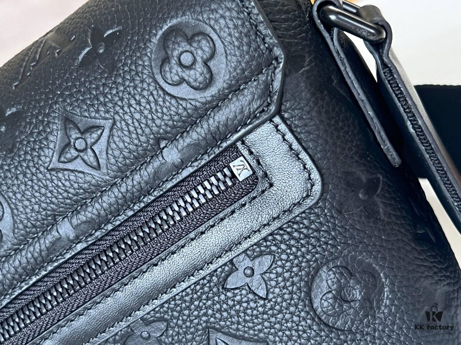 692f12914ecd253cf1078f2b Model: M23741 Original Factory Embossed Cowhide (M46794 Black Pattern) S-Cape Messenger Bag