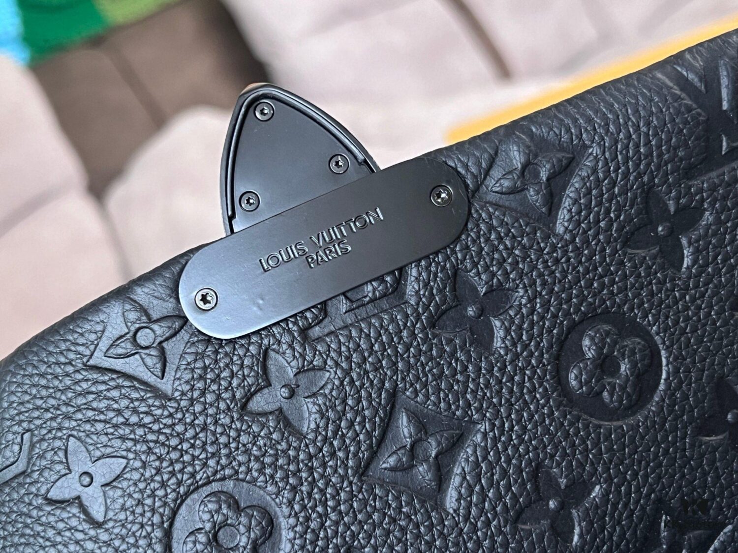 692f12954ecd253cf1078f30 Model: M23741 Original Factory Embossed Cowhide (M46794 Black Pattern) S-Cape Messenger Bag