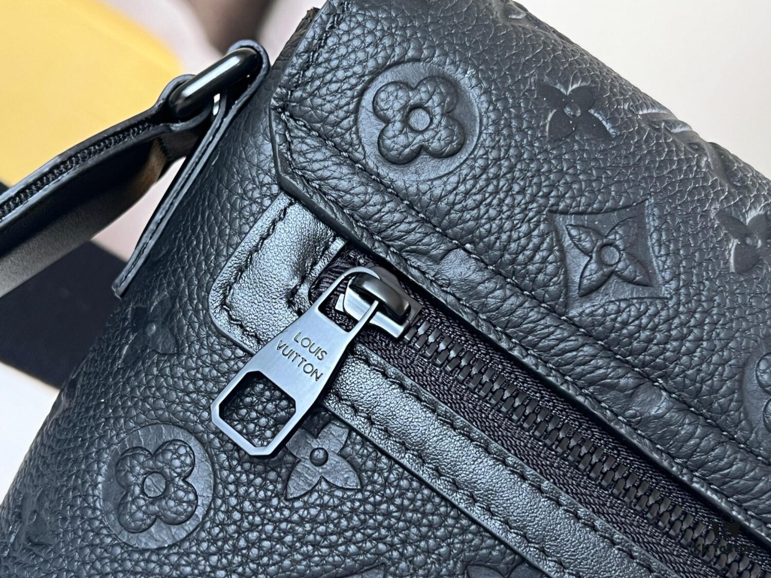692f12954ecd253cf1078f32 Model: M23741 Original Factory Embossed Cowhide (M46794 Black Pattern) S-Cape Messenger Bag