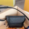 692f129f4ecd253cf1078f41 Original Stock Full-Grain Leather with Chip, All-Steel Hardware, Embossed Calfskin Model: M12636 Pulse Mini Bag