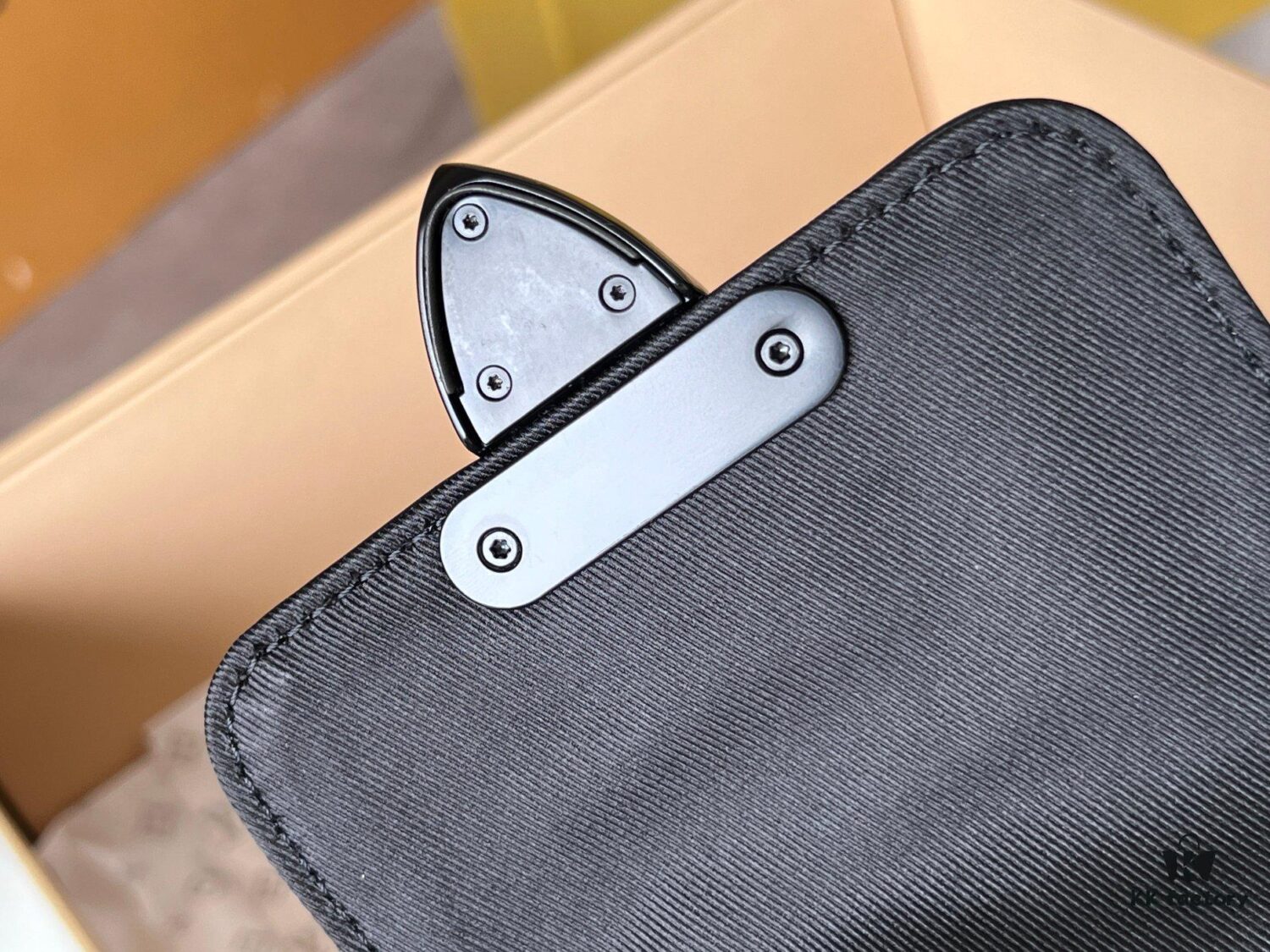 692f12a94ecd253cf1078f50 S-LOCK VERTICAL WEARABLE Wallet M81524 Khaki (Embossed)