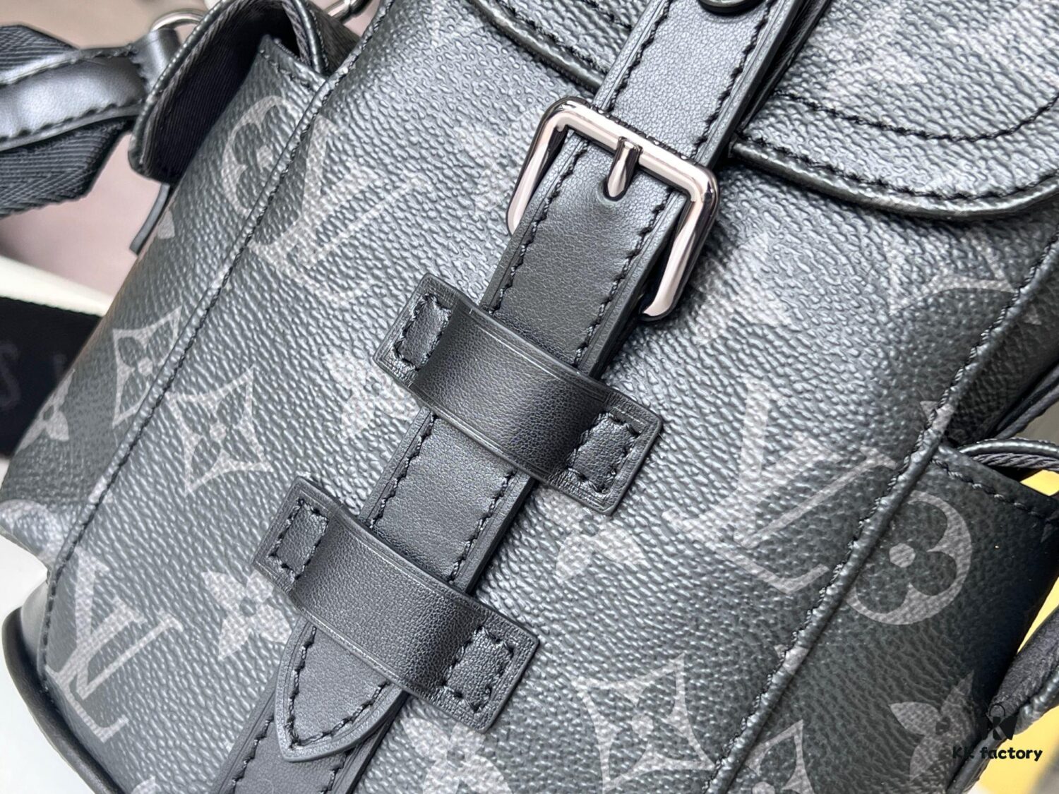 692f12b84ecd253cf1078f69 Top-Quality Original Stock M82769 Black Monogram Nano Christopher Mini Backpack for Men, 2024 New Arrival