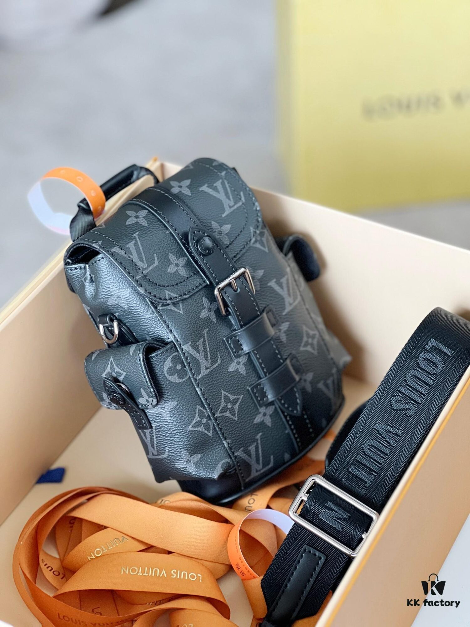 692f12bd4ecd253cf1078f71 Top-Quality Original Stock M82769 Black Monogram Nano Christopher Mini Backpack for Men, 2024 New Arrival