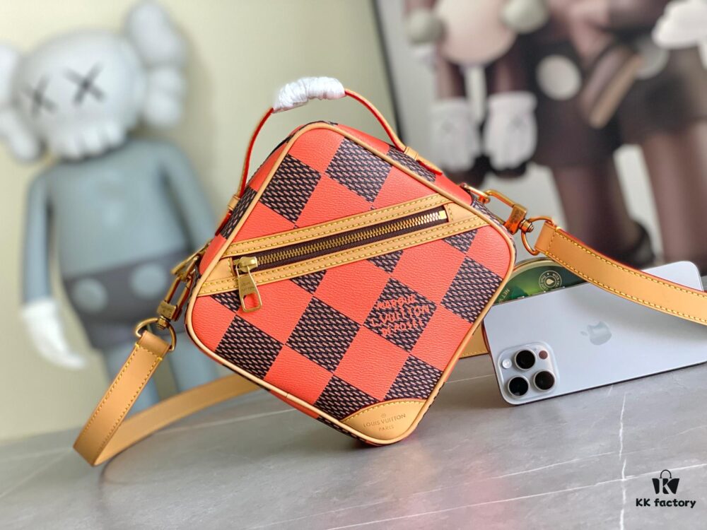 692f12c84ecd253cf1078f8d N40548 Orange N40561 Red N40547 Blue N40563 Green N40562 Yellow LV Square Bag Louis Vuitton 2024 Men's Spring-Summer Collection