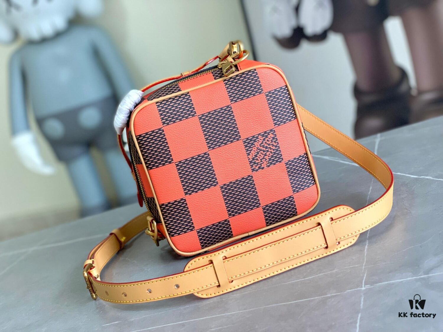 692f12c94ecd253cf1078f8e N40548 Orange N40561 Red N40547 Blue N40563 Green N40562 Yellow LV Square Bag Louis Vuitton 2024 Men's Spring-Summer Collection