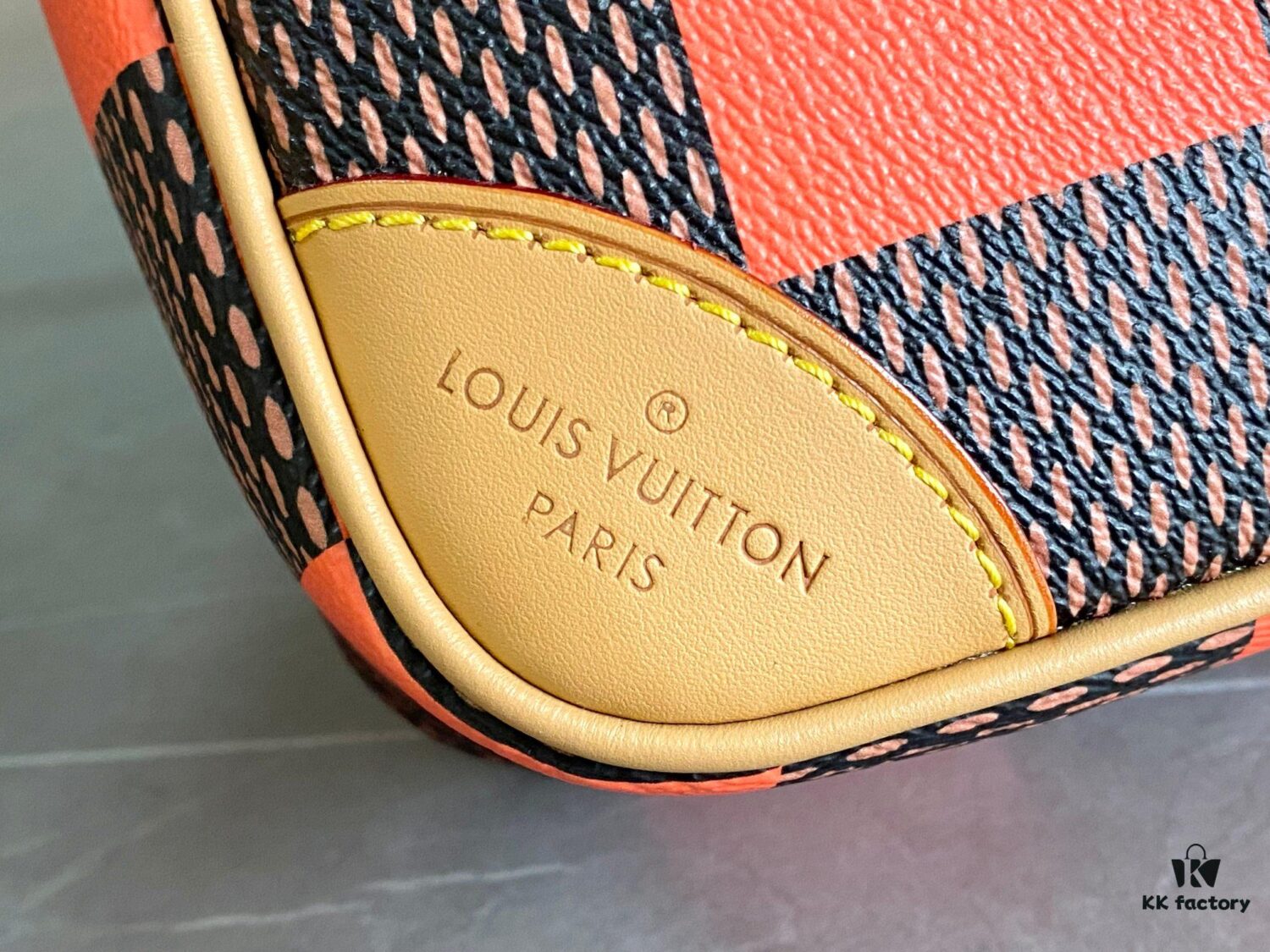 692f12ca4ecd253cf1078f90 N40548 Orange N40561 Red N40547 Blue N40563 Green N40562 Yellow LV Square Bag Louis Vuitton 2024 Men's Spring-Summer Collection