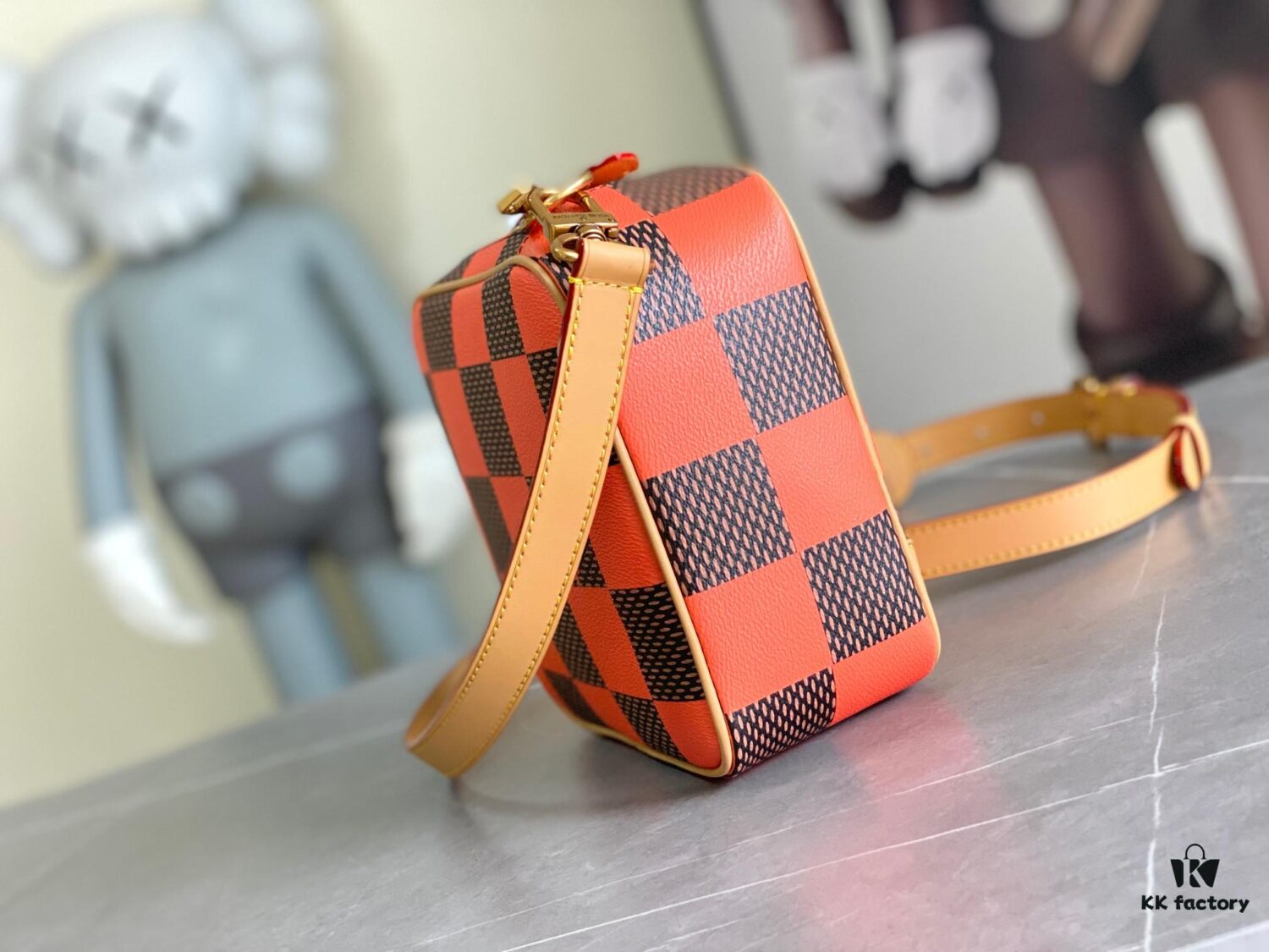692f12ca4ecd253cf1078f91 N40548 Orange N40561 Red N40547 Blue N40563 Green N40562 Yellow LV Square Bag Louis Vuitton 2024 Men's Spring-Summer Collection