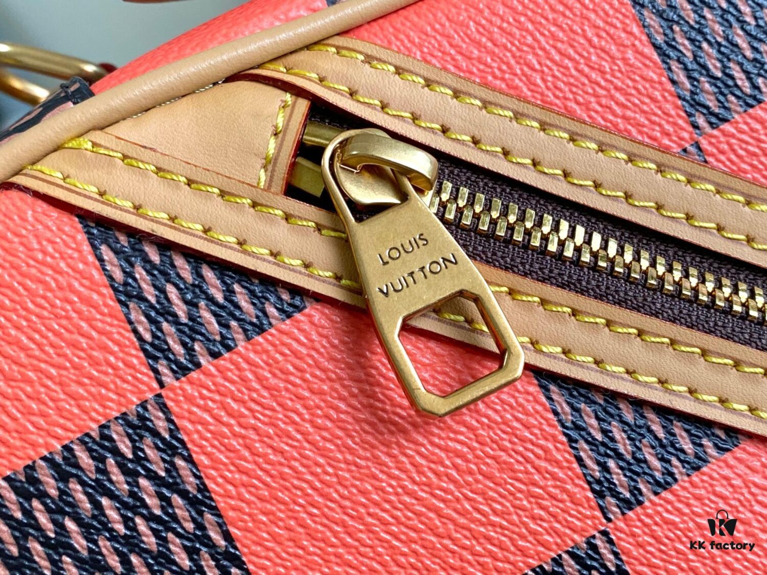 692f12ca4ecd253cf1078f93 N40548 Orange N40561 Red N40547 Blue N40563 Green N40562 Yellow LV Square Bag Louis Vuitton 2024 Men's Spring-Summer Collection