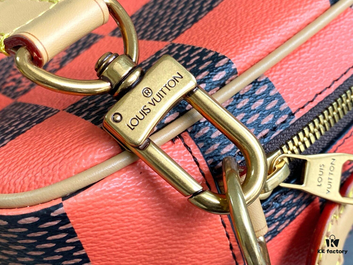 692f12cb4ecd253cf1078f95 N40548 Orange N40561 Red N40547 Blue N40563 Green N40562 Yellow LV Square Bag Louis Vuitton 2024 Men's Spring-Summer Collection
