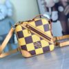 692f12cc4ecd253cf1078f97 N40548 Orange N40561 Red N40547 Blue N40563 Green N40562 Yellow LV Square Bag Louis Vuitton 2024 Spring-Summer Men's Collection Advertising Special