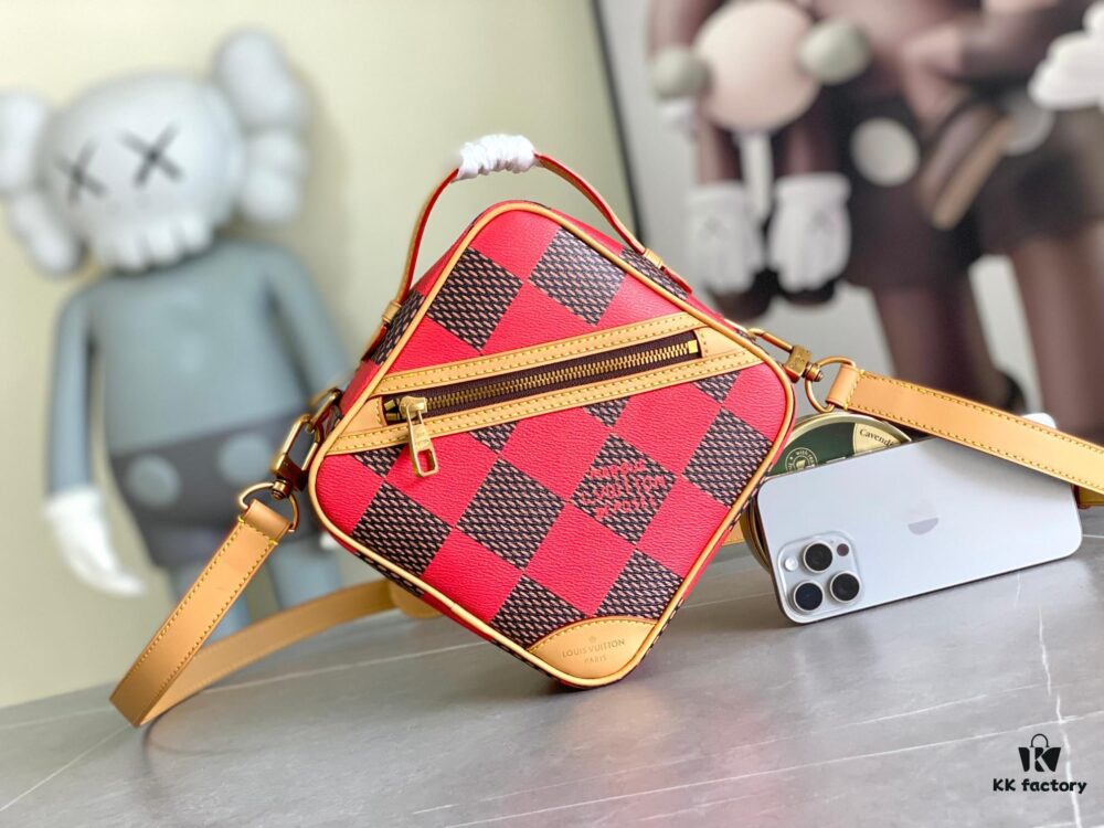 692f12cf4ecd253cf1078f9c N40548 Orange N40561 Red N40547 Blue N40563 Green N40562 Yellow LV Square Bag Louis Vuitton 2024 Men's Spring-Summer Collection