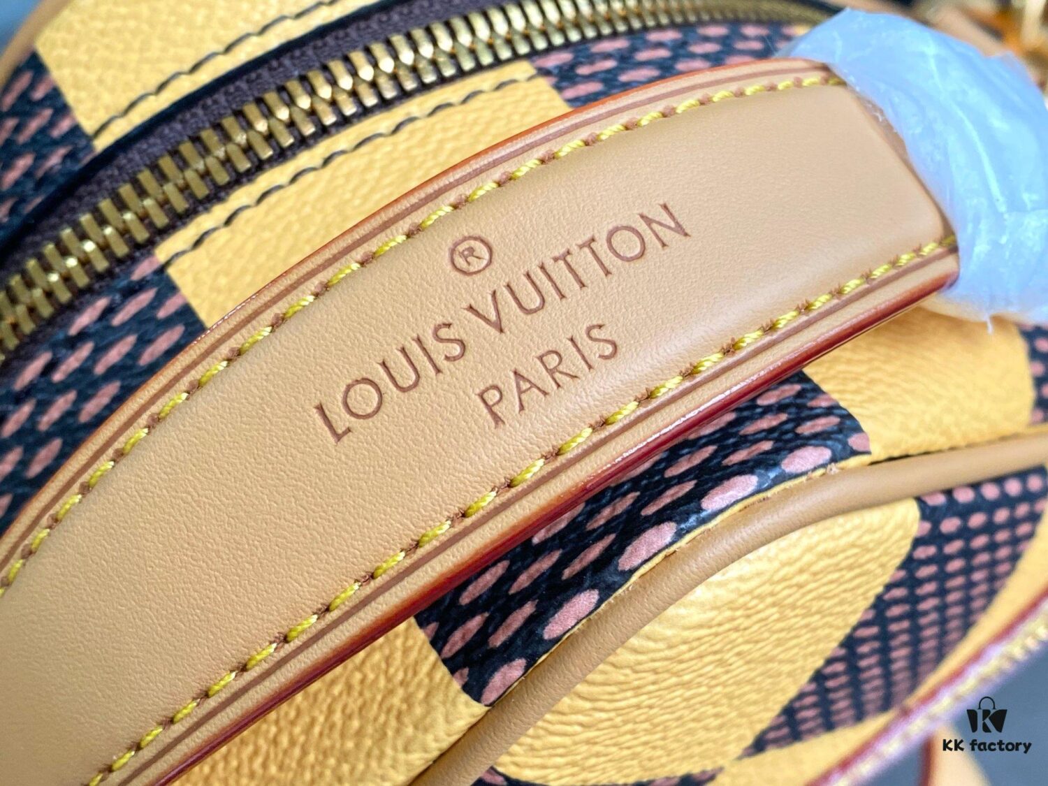 692f12cf4ecd253cf1078f9d N40548 Orange N40561 Red N40547 Blue N40563 Green N40562 Yellow LV Square Bag Louis Vuitton 2024 Spring-Summer Men's Collection Advertising Special
