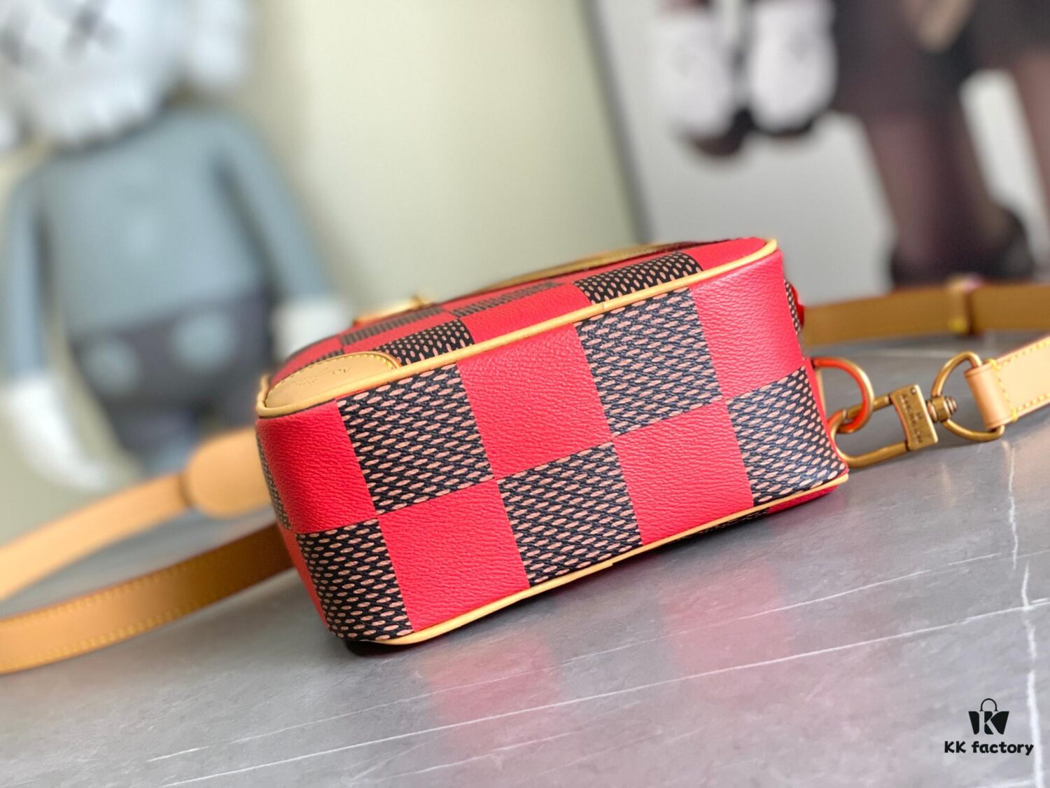 692f12d14ecd253cf1078fa1 N40548 Orange N40561 Red N40547 Blue N40563 Green N40562 Yellow LV Square Bag Louis Vuitton 2024 Men's Spring-Summer Collection