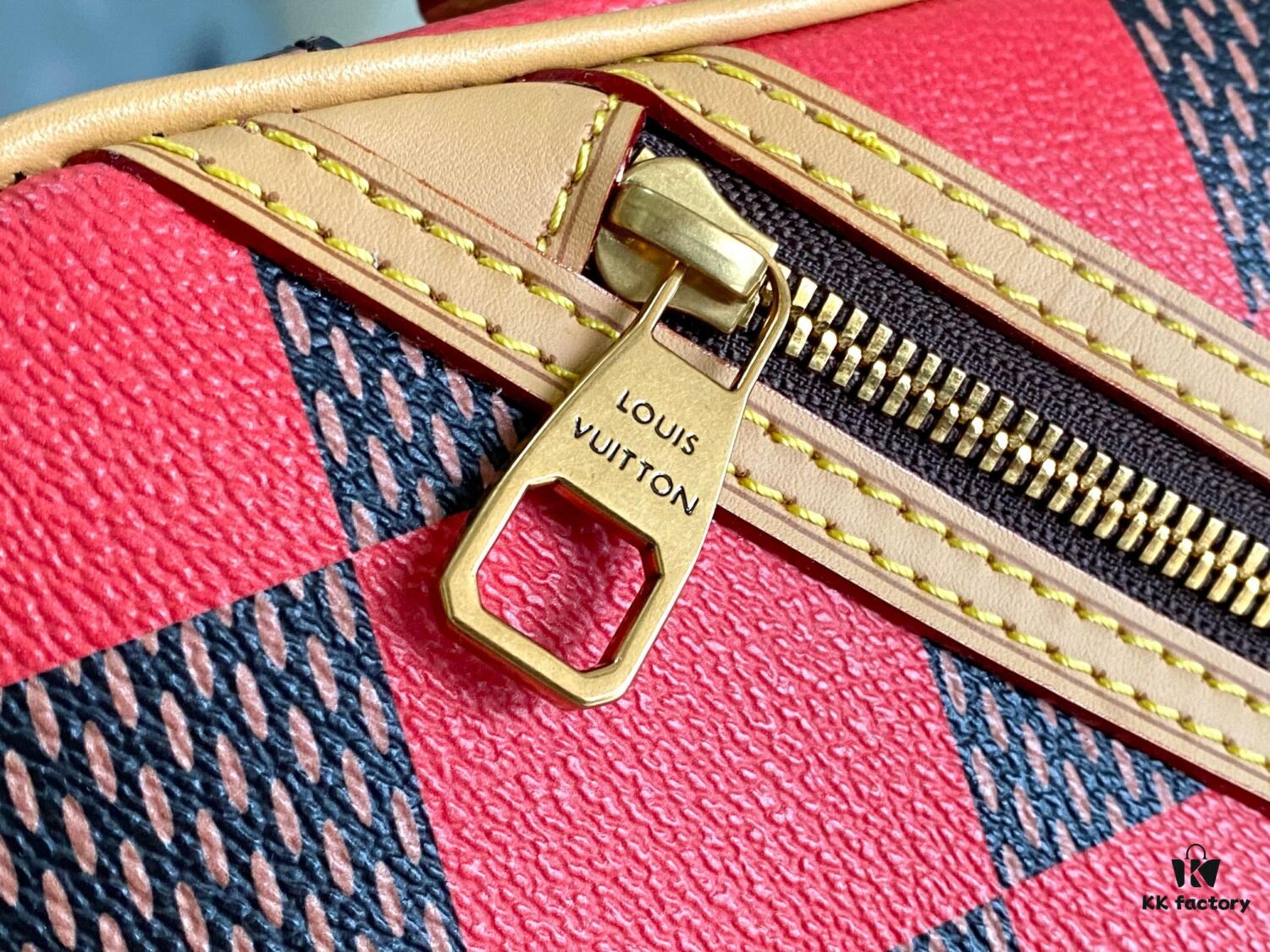 692f12d24ecd253cf1078fa2 N40548 Orange N40561 Red N40547 Blue N40563 Green N40562 Yellow LV Square Bag Louis Vuitton 2024 Men's Spring-Summer Collection