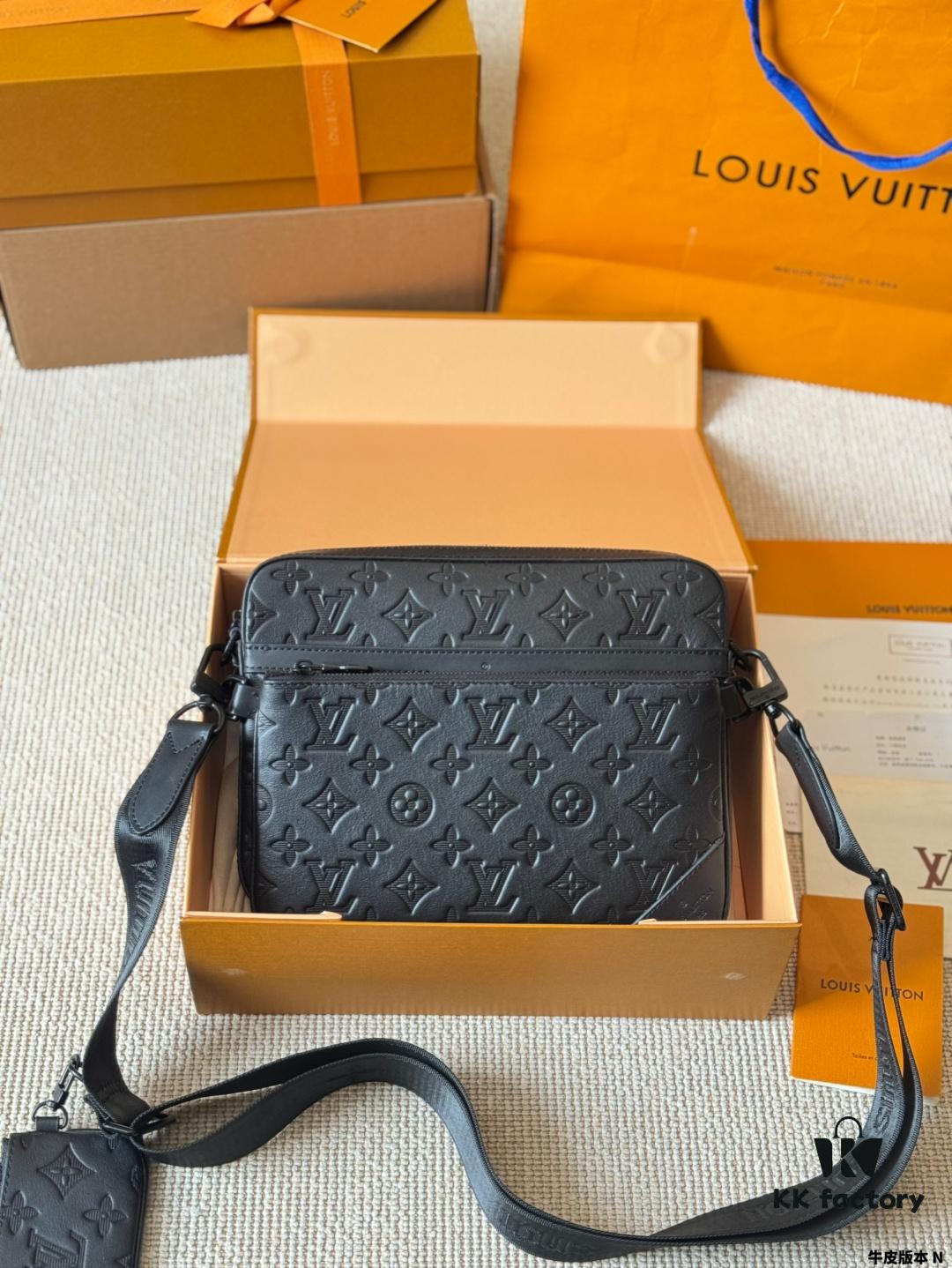 692f12e04ecd253cf1078fb9 Genuine Leather Version LV Men's Three-in-One Black Warrior Trio Messenger Bag