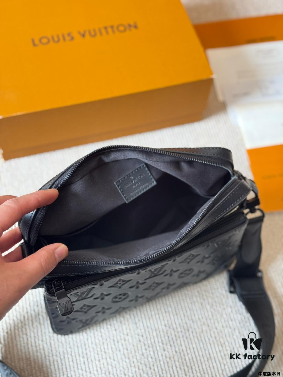 692f12e34ecd253cf1078fbf Genuine Leather Version LV Men's Three-in-One Black Warrior Trio Messenger Bag