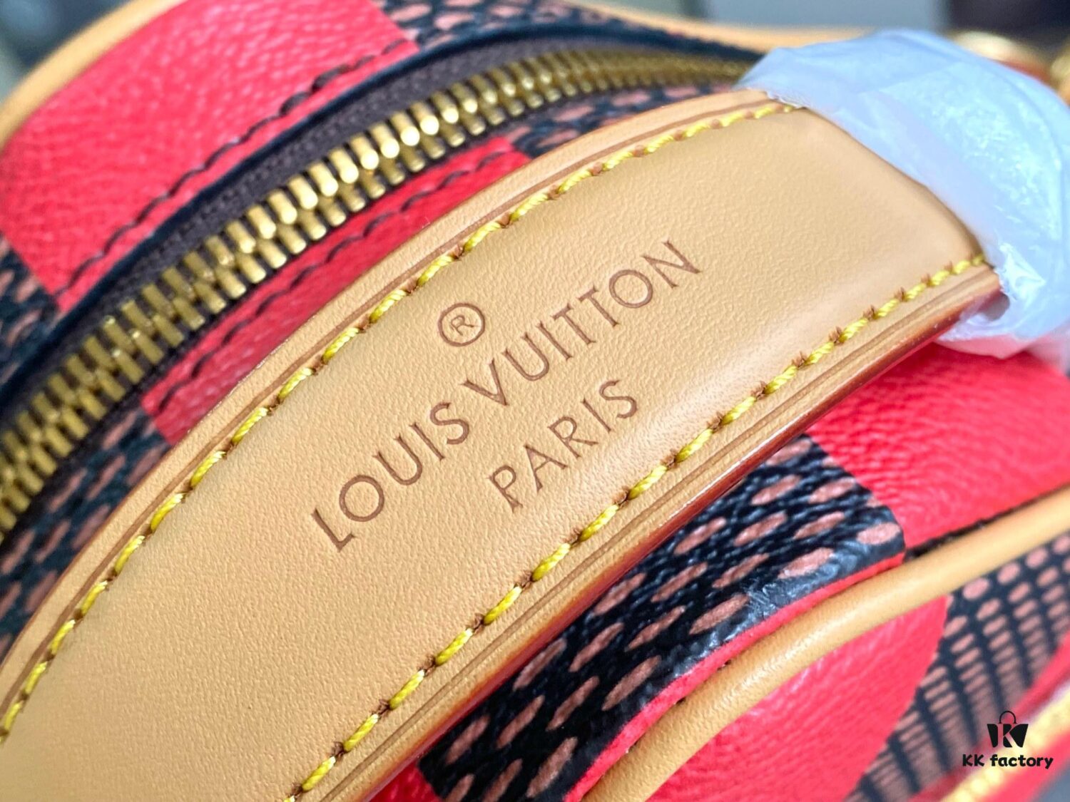 692f12e74ecd253cf1078fca N40548 Orange N40561 Red N40547 Blue N40563 Green N40562 Yellow LV Square Bag Louis Vuitton 2024 Men's Spring-Summer Collection
