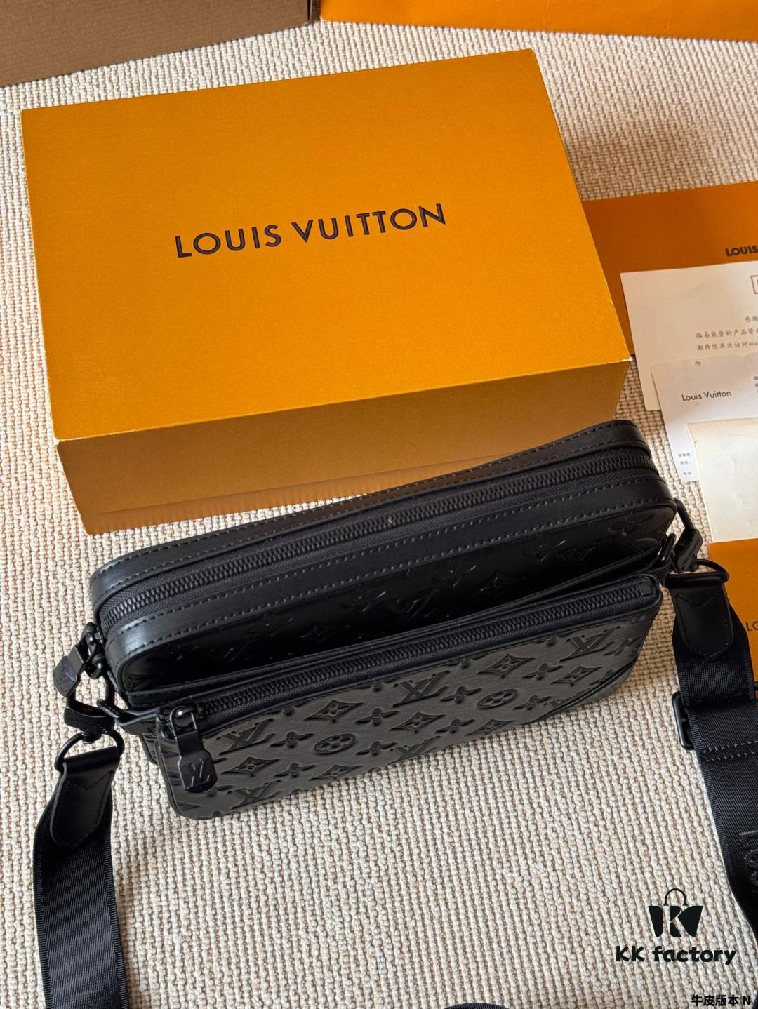692f12e94ecd253cf1078fcc Genuine Leather Version LV Men's Three-in-One Black Warrior Trio Messenger Bag