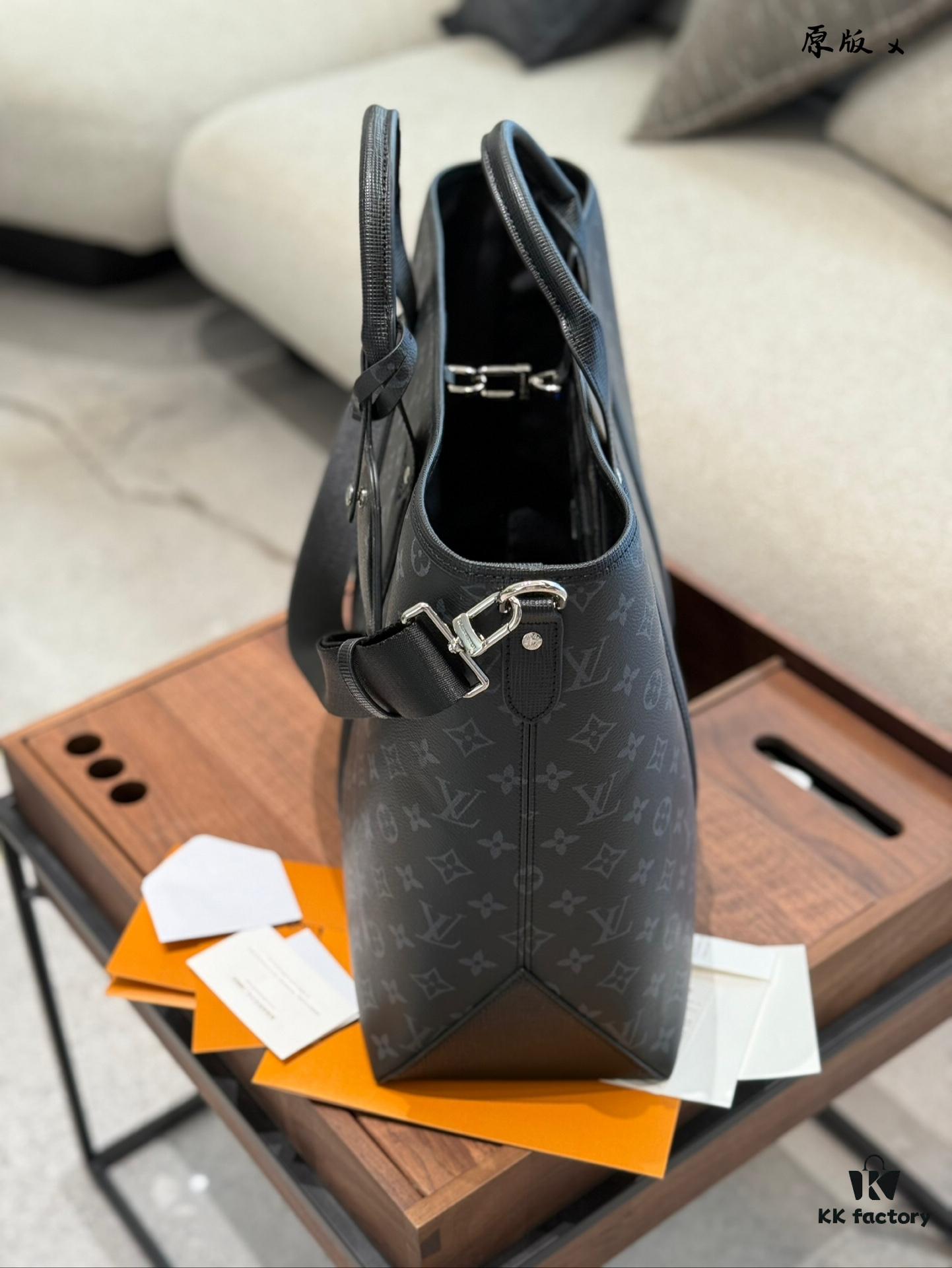 692f12f04ecd253cf1078fd8 LV Men's Business Bag Casual Briefcase