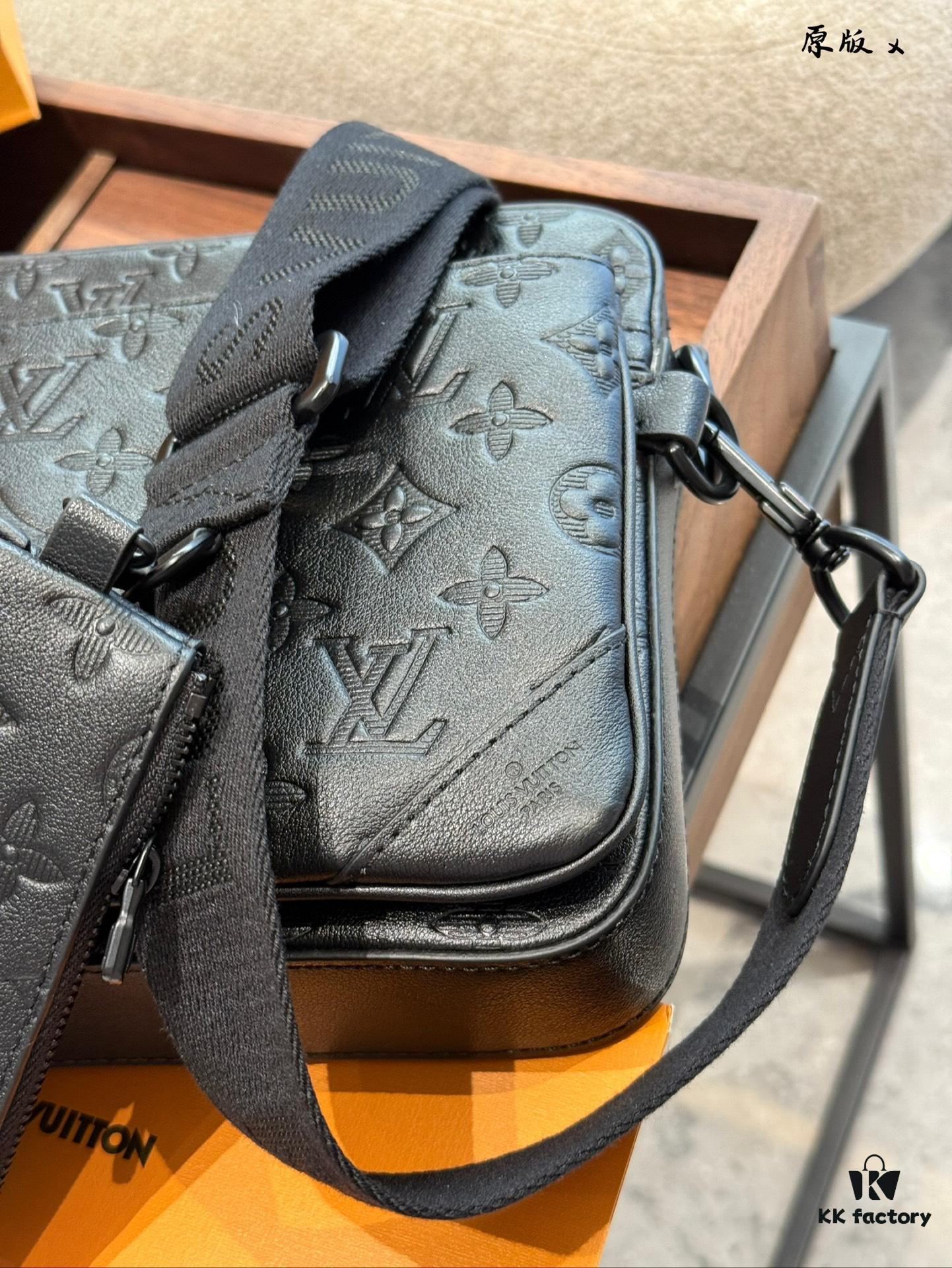 692f12f74ecd253cf1078fe5 Embossed Cowhide Black Flower LV Men's Three-in-One Black Warrior Trio Messenger Bag