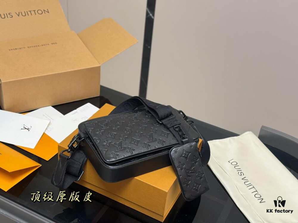 692f13004ecd253cf1078ff4 LV Men's 3-in-1 Bag with Foldable Box Packaging