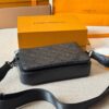 692f13034ecd253cf1078ff8 Genuine Leather Version LV Men's Three-in-One Black Warrior Trio Messenger Bag