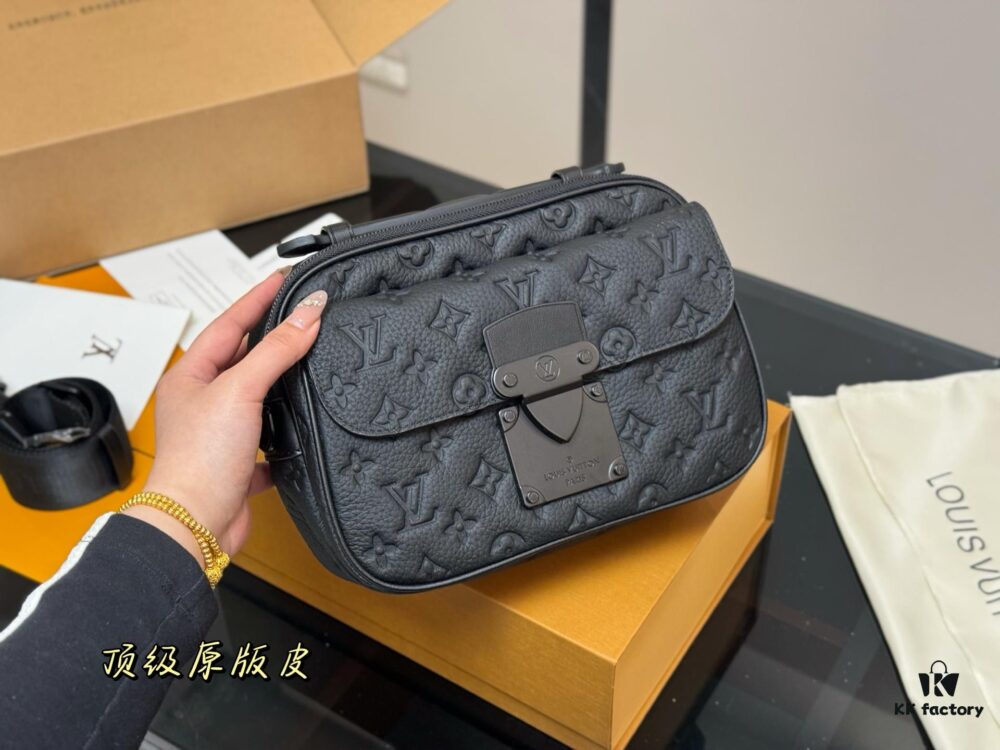 692f130d4ecd253cf1079009 New Men's Messenger Bag with Foldable Aircraft Box Packaging