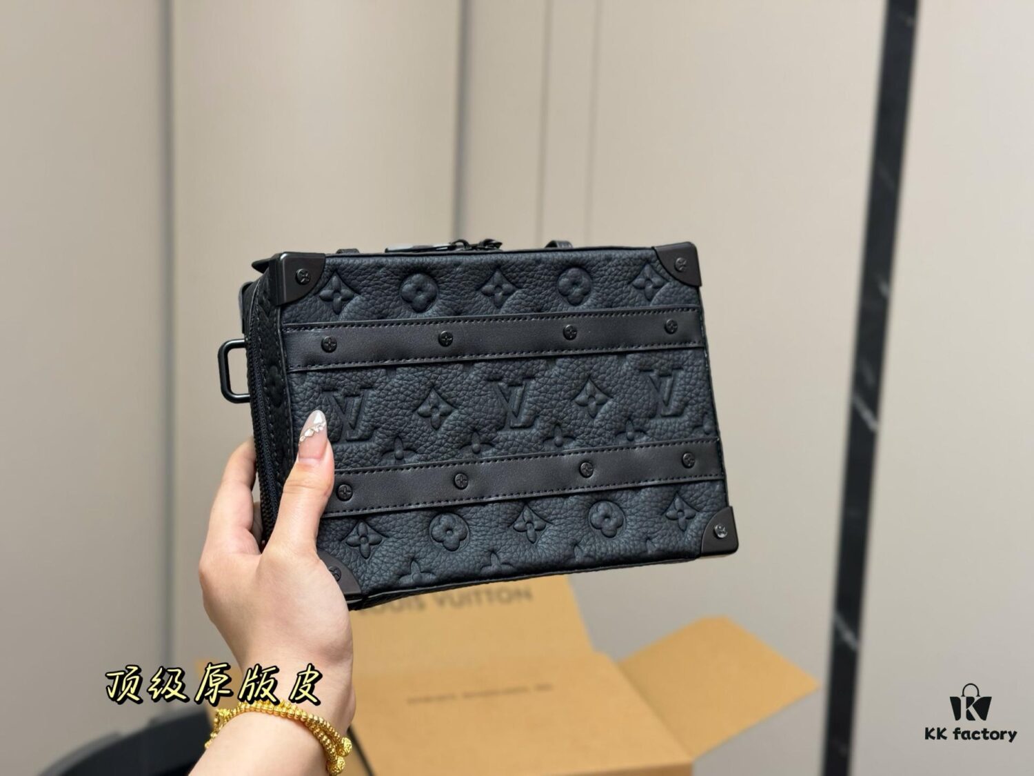 692f13104ecd253cf107900e Genuine Leather Foldable Messenger Bag for LV Men, High Quality, Stylish and Practical