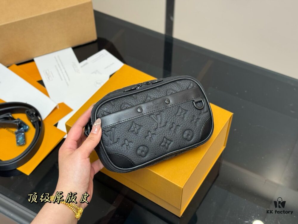 692f13174ecd253cf107901b Foldable Box Airplane Box for LV Men's Camera Bag 25ss, God-Level Style!
