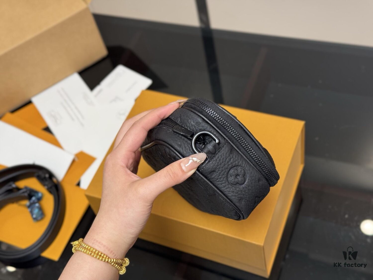 Foldable Box Airplane Box for LV Men's Camera Bag 25ss, God-Level Style!
