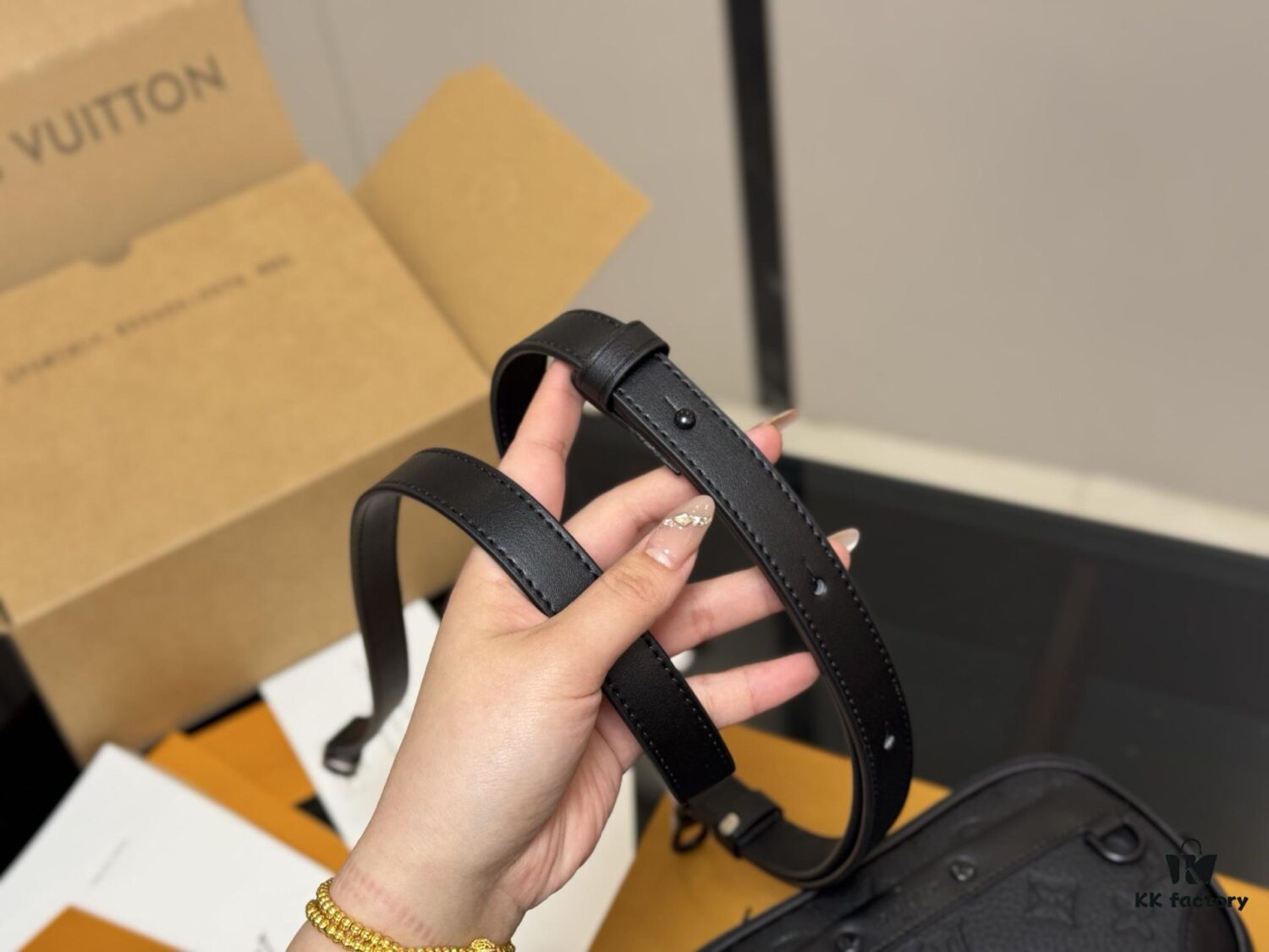 Foldable Box Airplane Box for LV Men's Camera Bag 25ss, God-Level Style!