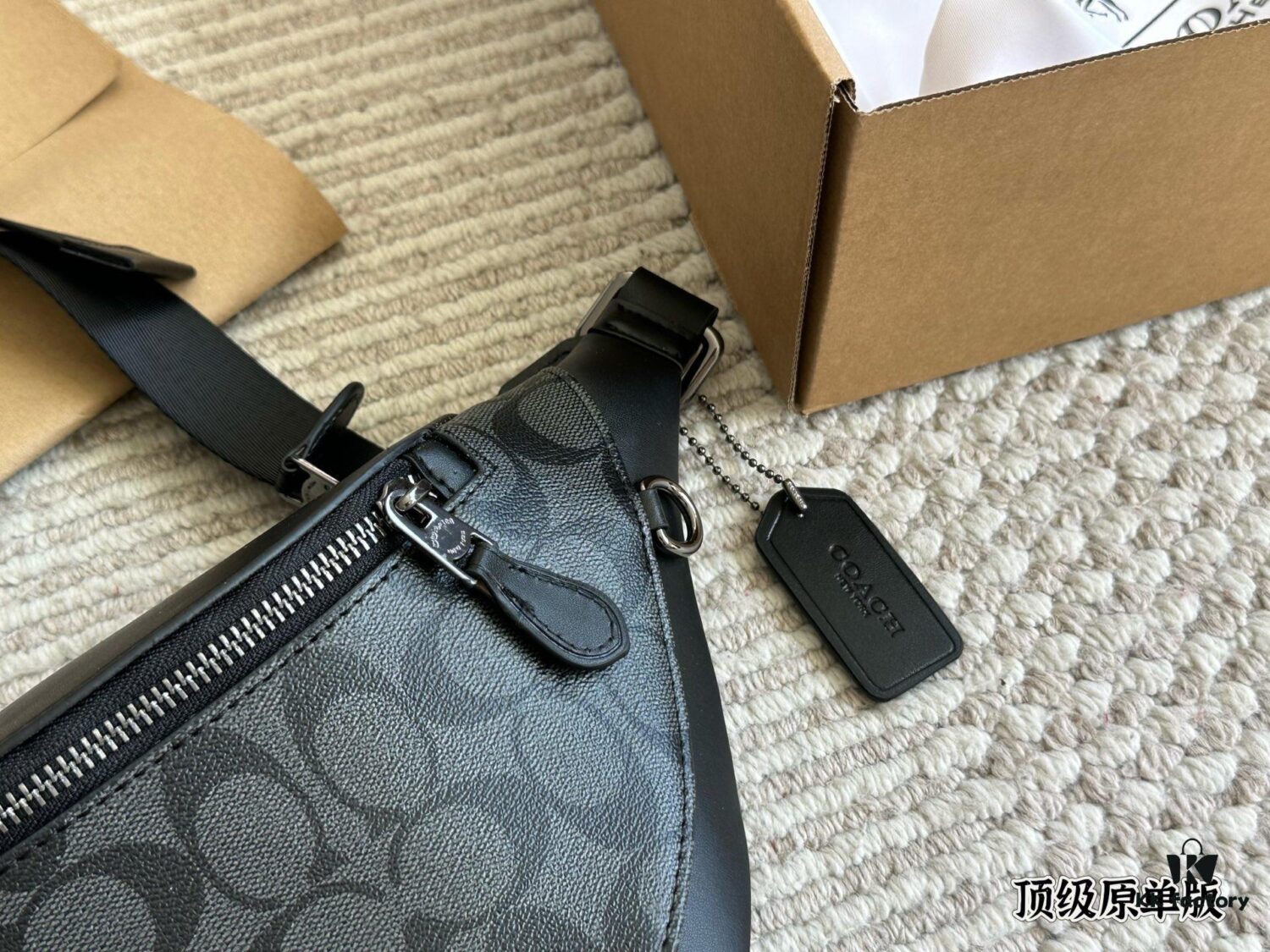 Original Order Version | COACH WARREN Men's Waist Bag, a must-have style that looks great on every fashionable man – same look as LV but at a fraction of the price!
