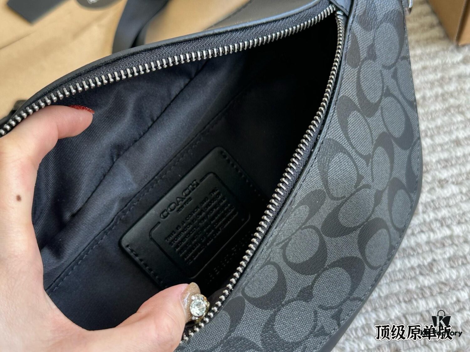 Original Order Version | COACH WARREN Men's Waist Bag, a must-have style that looks great on every fashionable man – same look as LV but at a fraction of the price!