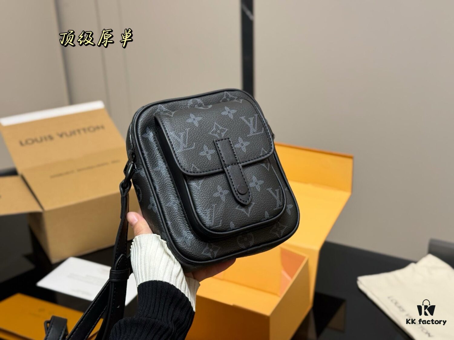 Foldable Box Airplane Box for LV Men's Camera Bag 25ss, God-Level Style!