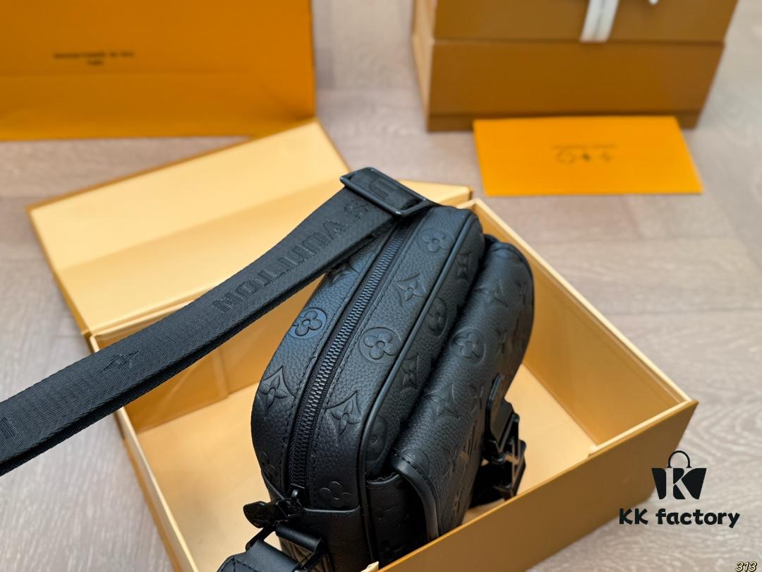 692f136c4ecd253cf10790c1 Foldable Box Lv Men's Camera Bag, Fashionable and Elegant Design, Perfect Size 18x17