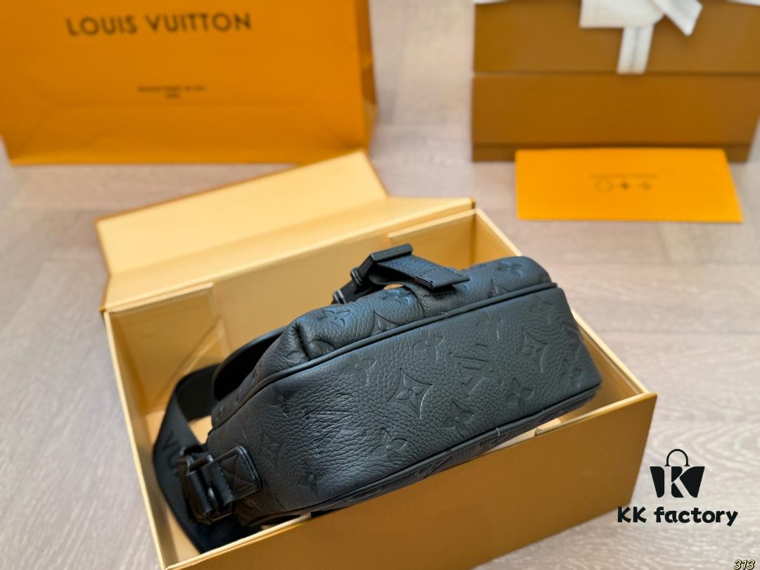 692f136e4ecd253cf10790c3 Foldable Box Lv Men's Camera Bag, Fashionable and Elegant Design, Perfect Size 18x17