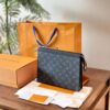 692f13744ecd253cf10790d2 LV Men's Clutch Bag