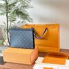 692f13764ecd253cf10790d8 LV Men's Clutch Bag