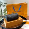 692f13784ecd253cf10790dc LV KEEPALL Black Men's Crossbody Bag for Men OOTD
