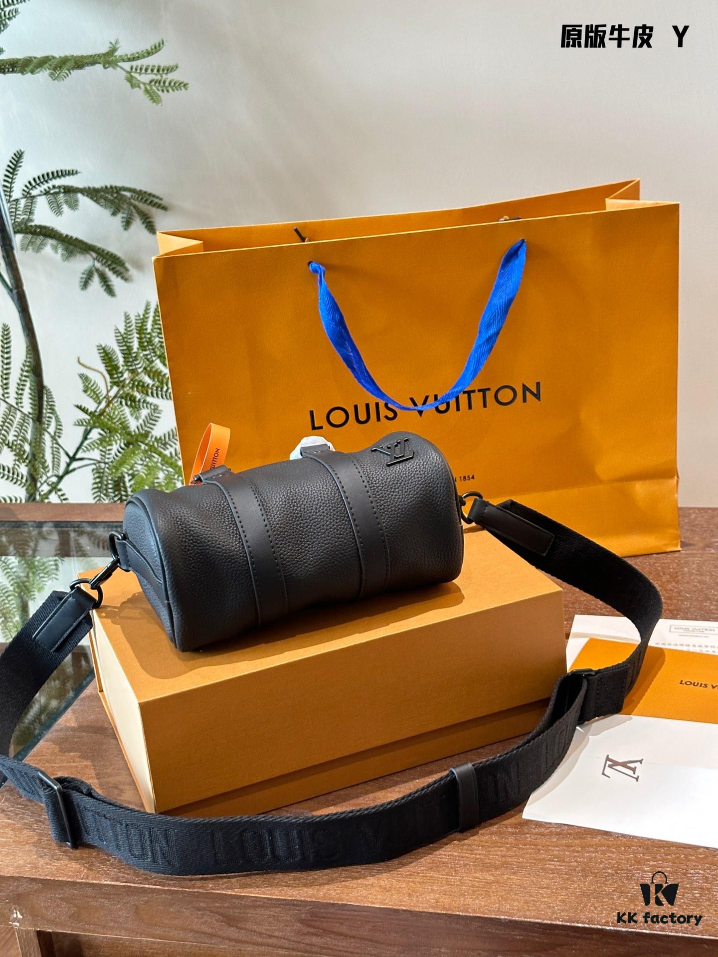 692f13784ecd253cf10790dc LV KEEPALL Black Men's Crossbody Bag for Men OOTD