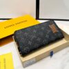 692f13a24ecd253cf1079139 LV New Men's Hand Bag Black 20x10