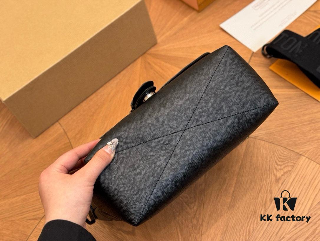 692f13c34ecd253cf1079186 LV Men's Messenger Bag VOYAGER Foldable Box Plane Box Size: 25*22cm