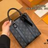 692f13c44ecd253cf107918e LV Men's Sac Plat VOYAGER Tote Bag with Foldable Aircraft Box, Size: 22.19cm