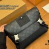 692f13c64ecd253cf1079191 LV Men's Messenger Bag VOYAGER Foldable Box Style Size 28*25cm