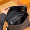 692f13c74ecd253cf1079193 LV Men's Messenger Bag VOYAGER Foldable Box Style Size 28*25cm