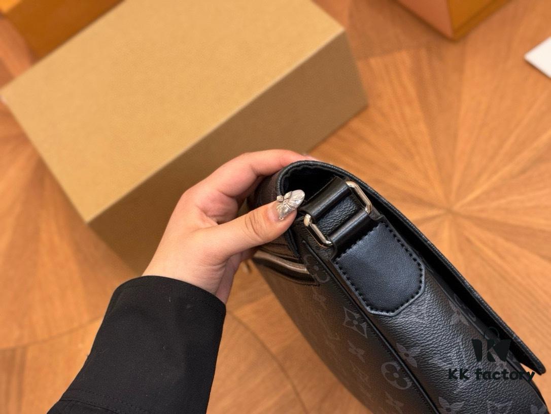 692f13ca4ecd253cf107919a Foldable Plane Box for LV Men's High-Quality and Practical Multi-Wear Bag with Subtle Color Matching