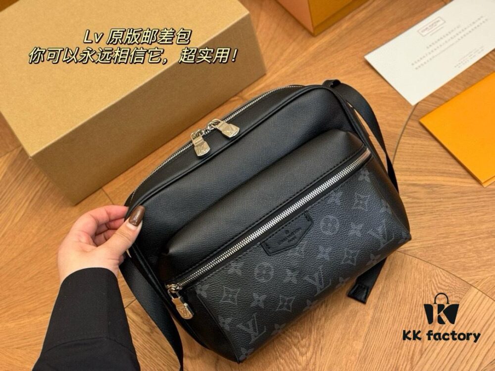 692f13db4ecd253cf10791bb Foldable Box Aircraft Box Custom LV Men's High-Quality First-Layer Leather Crossbody Bag