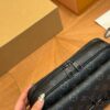 692f13df4ecd253cf10791c6 LV Men's Messenger Bag VOYAGER with Foldable Box